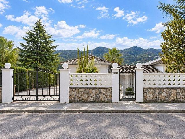 Chalet en venta en ronda Sant Pere Clara, Argentona, de 247 m² 3 habitaciones por 380.000