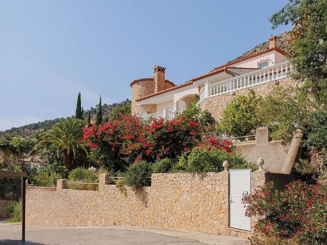 Chalet en venta en calle Catalunya, Roses, de 288 m² 3 habitaciones por 776.000