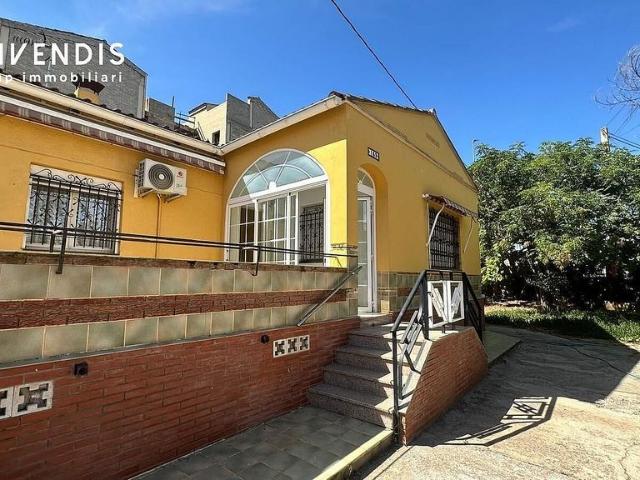 Chalet en venta en calle Major, Rosselló, de 300 m² 3 habitaciones por 295.000