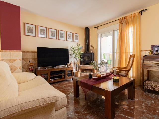 Chalet en venta en Rafelbunyol. CASA EN RAFELBUÑOL CON GARAJE!. Chalets.