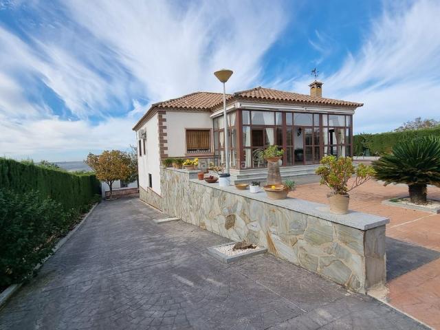 Chalet en venta en Rambla La. SE VENDE PRECIOSO CHALET A 1 KM DE LA LOCALIDAD. Chalets Rambla.