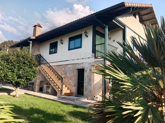 Chalet en venta en Redondela. Chalets.