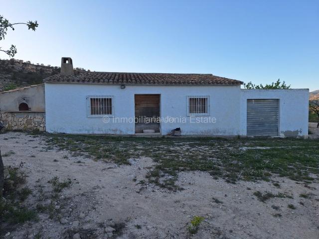 Chalet en venta en Relleu. Chalets.