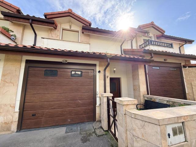 Chalet en venta en Reocín. La vivienda que buscas para entrar a vivir. Chalet con jardin. Puente San Miguel. Chalets.