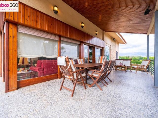 Chalet en venta en Riudoms. FINCA ÚNICA CON OLIVAR D.O. SIURANA, DOS VIVIENDAS Y PISCINA PRIVADA EN RIUDOMS COSTA DORADA. Chalets.