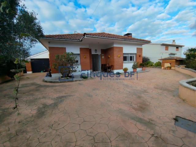 Chalet en venta en Riudarenes. Chalets.