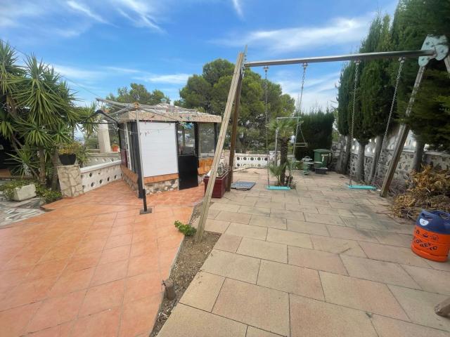 Chalet en venta en Riudecanyes. Chalet en venta en urbanización Montclar de Riudecanyes. Chalets.
