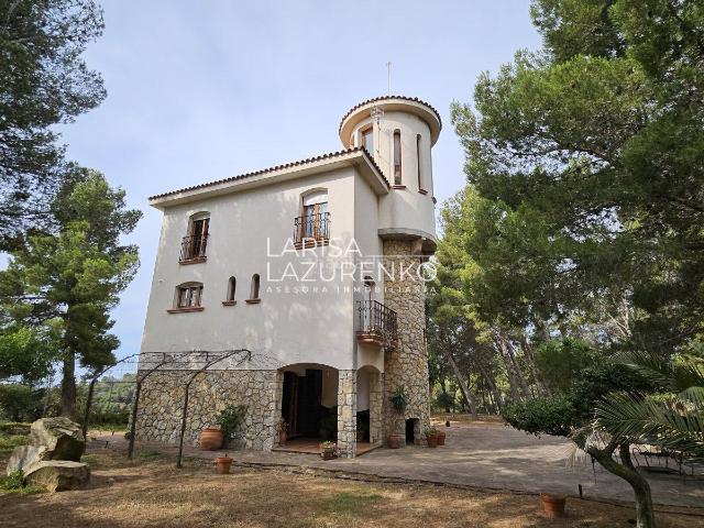 Chalet en venta en Riudecanyes. Chalet Individual en venta en Riudecanyes, 4 dormitorios. Chalets.