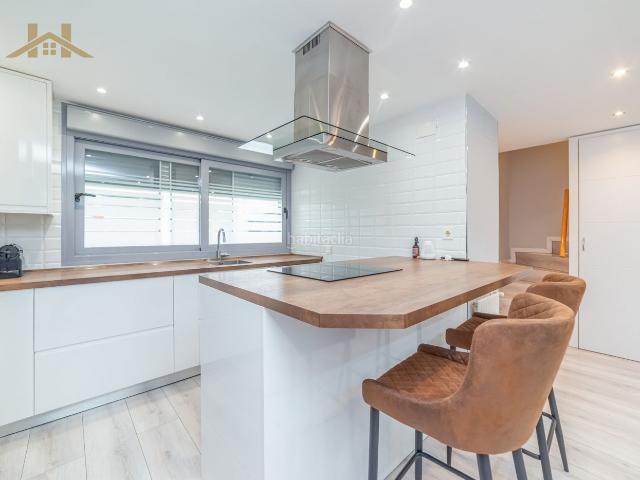 Chalet en venta en Rivas Vaciamadrid, Centro. Chalet adosado en venta en Avenida Pilar Miró. Chalets Rivas.