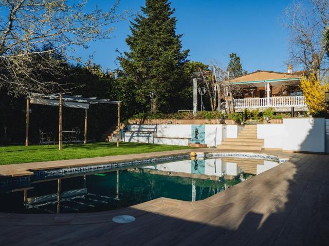 Chalet en venta en Rivas Vaciamadrid, Urbanizaciones. Chalet exclusivo con jardín para disfrutar en familia. Chalets Rivas.
