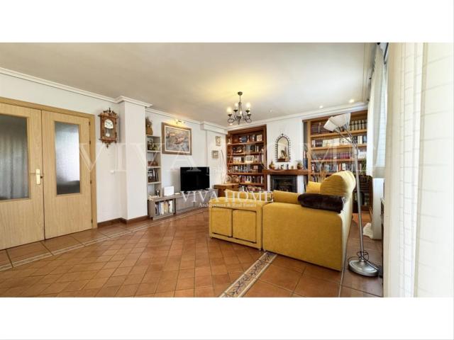 Chalet en venta en Rivas Vaciamadrid, Urbanizaciones. CHALET INDEPENDIENTE en parcela de 560 m2 con 4 DORMITORIOS y 3 BAÑOS EN UNA DE LAS MEJORES ZONAS DE RIVAS. Chalets Rivas.