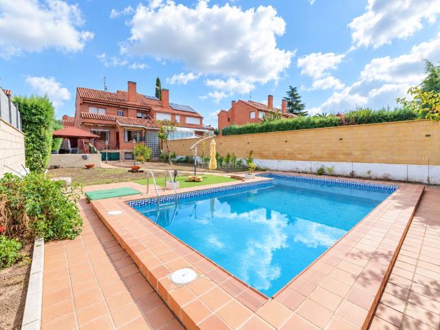 Chalet en venta en Rivas Vaciamadrid, Urbanizaciones. Chalet pareado en venta en Calle del Río Jarama. Chalets Rivas.