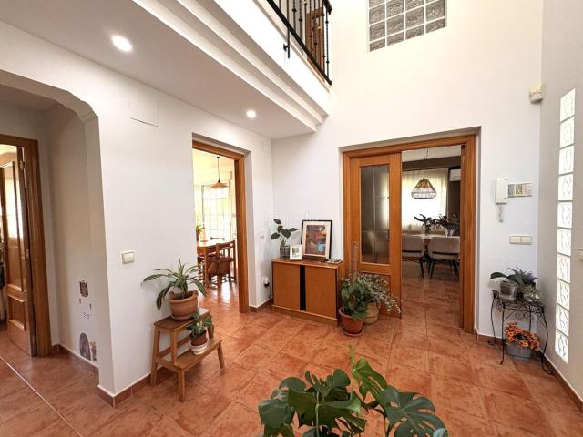 Chalet en venta en Eliana l´, Montepilar. Excelente propiedad. Chalets Eliana.