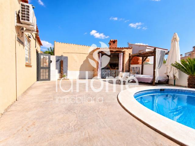 Chalet en venta en Riba roja de Túria. UN HOGAR PARA CREAR RECUERDOS. Chalets Riba roja de.