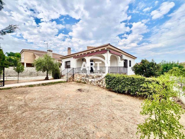 Chalet en venta en Riba roja de Túria, Valencia
