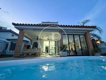 Chalet en venta en Riba roja de Túria, Valencia