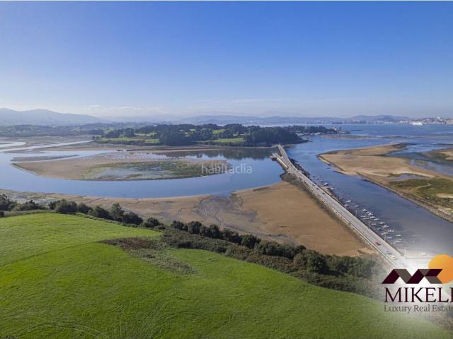 Chalet en venta en Ribamontán al Mar, Somo. PROPIEDAD EXCLUSIVA CON VISTAS JUNTO AL CAMPO DE GOLF DE PEDREÑA. Chalets Ribamontán al.