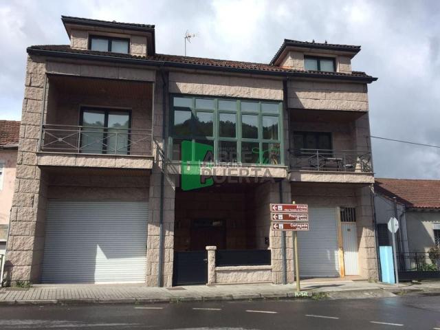 Chalet en venta en Ribadavia. Chalets.