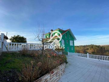 Chalet en venta en Ribadedeva. GRAN CHALET EN RIBADEDEVA CON PARCELA DE 18900 M2. Chalets.