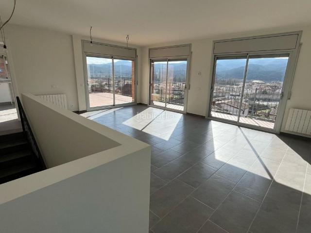 Chalet en venta en Sant Celoni. CASA DE OBRA NUEVA CON JARDÍN Y FANTÀSTICASVISTAS AL MONTNEGRE EN VENTA EN RIELLS I VIABREA. Chalets Sant.