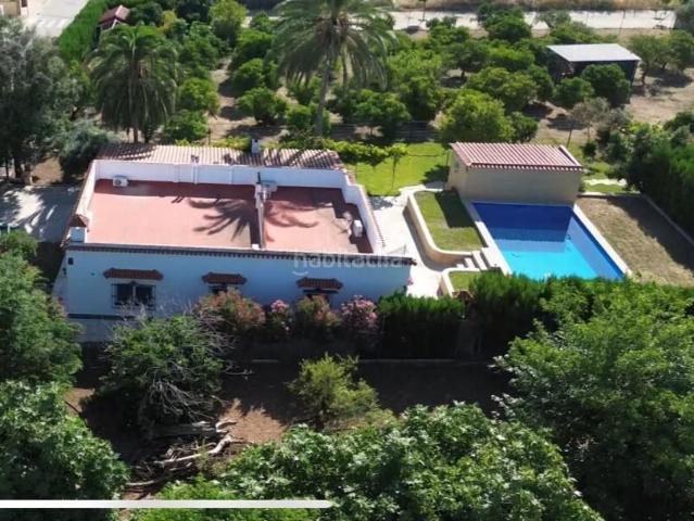 Chalet en venta en Rinconada La. PARCELA URBANA DE 3.600 M2 CON VIVIENDA, PISCINA Y GRAN POTENCIAL DE INVERSIÓN. Chalets Rinconada.