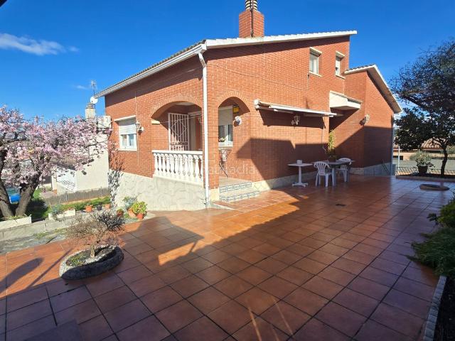 Chalet en venta en Rubí, Els Avets Can Serrafossà Ximelis. Chalets.