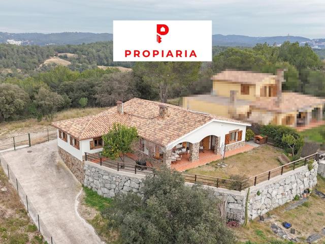 Chalet en venta en Rubí, Sant Muç. PRECIOSA CASA CON TERRENO Y LOFT. Chalets.