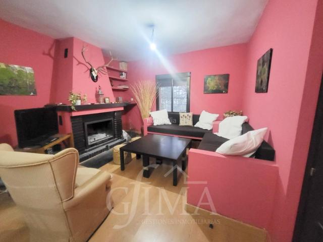 Chalet en venta en Ruidera. Espectacular chalet en venta en Ruidera con piscina propia. Chalets.