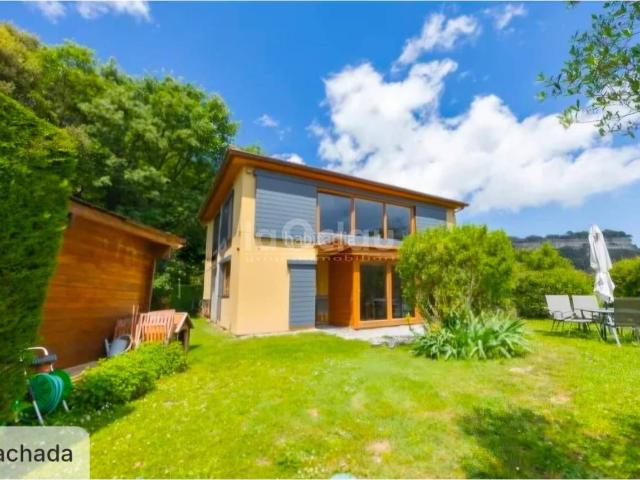 Chalet en venta en Tona. Venta de Villa en Tona. Chalets.