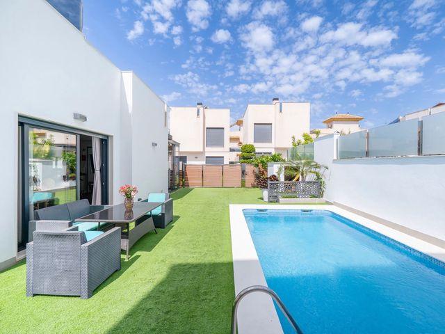 Chalet en venta en Torrevieja, Alicante Costa Blanca