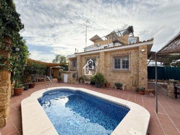 Villa en venta en La Veleta - Piscina