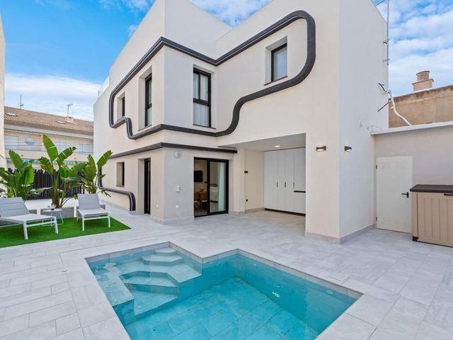 Chalet en venta en Torre de la Horadada, Alicante Costa Blanca