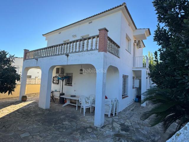 Chalet en venta en Torredembarra, Els Munts Costa Dorada. Casa unifamiliar con dos viviendas independientes en Els Munts Torredembarra. Chalets.