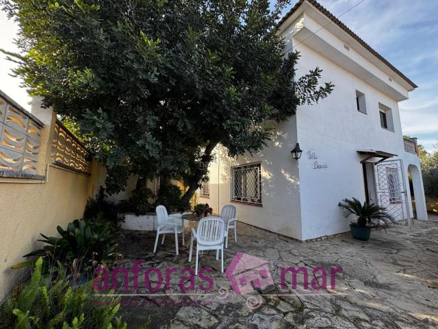 Chalet en venta en Torredembarra, Els Munts Costa Dorada. Casa unifamiliar a pocos pasos de la playa en Torredembarra. Chalets.