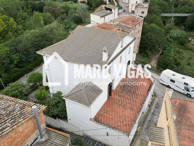 Chalet en venta en Torrelavit. Casa catalogada i construïda a finals del S.XIX a Torrelavit. Chalets.