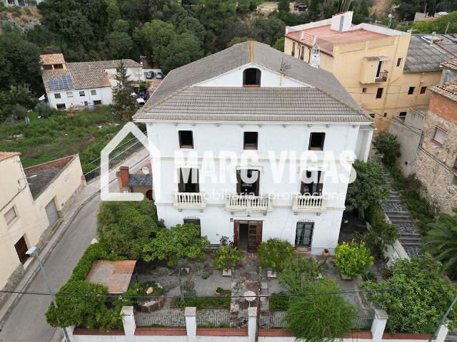 Chalet en venta en Torrelavit. Casa catalogada i construïda a finals del S.XIX a Torrelavit. Chalets.