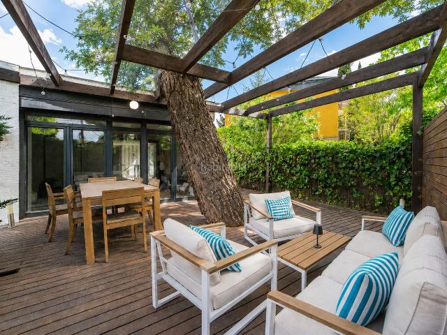 Chalet en venta en Torrelodones, Salud y Alegría El Lago. Chalet independiente en la Calle Miramadrid. Chalets.
