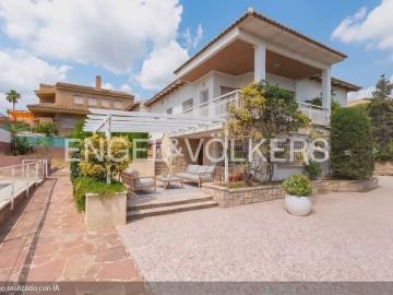 Chalet en venta en Torrent, Valencia