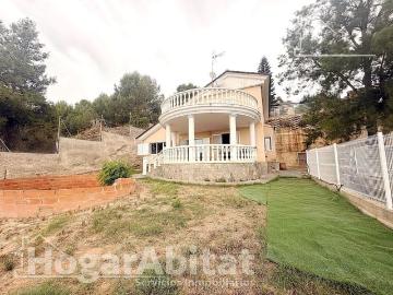 Chalet en venta en Torrent, Valencia