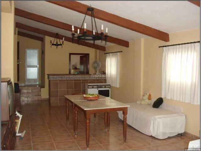 Chalet en venta en Torreperogil. Chalets.