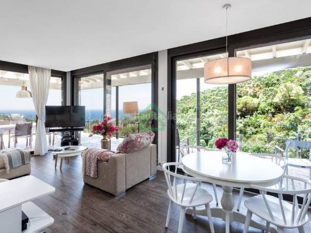 Chalet en venta en Tossa de Mar, Santa Maria de Llorell Costa Brava. Villa de Lujo La Perla. Chalets Tossa de.