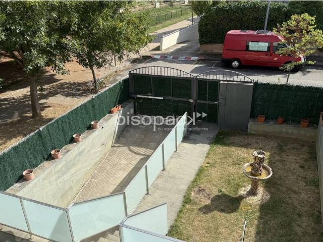 Chalet en venta en Tafalla. SE VENDE CHALET INDEPENDIENTE EN EL CENTRO DE TAFALLA. Chalets.
