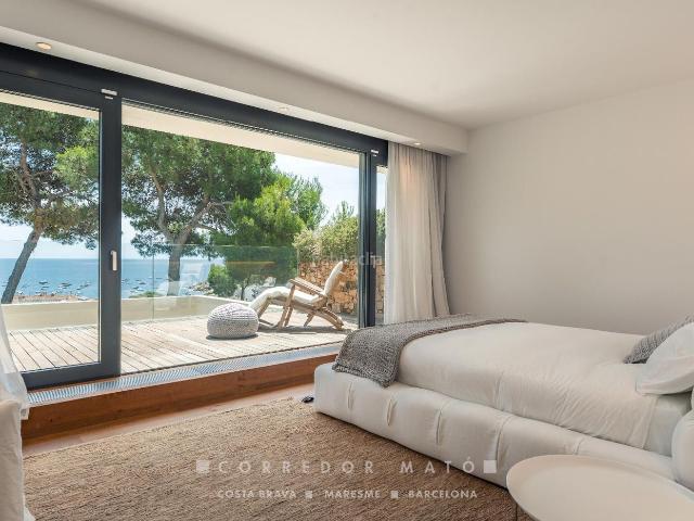 Chalet en venta en Tamariu Costa Brava. SALVADOR, una espectacular villa con piscina y vistas de postal en Tamariu. Chalets.