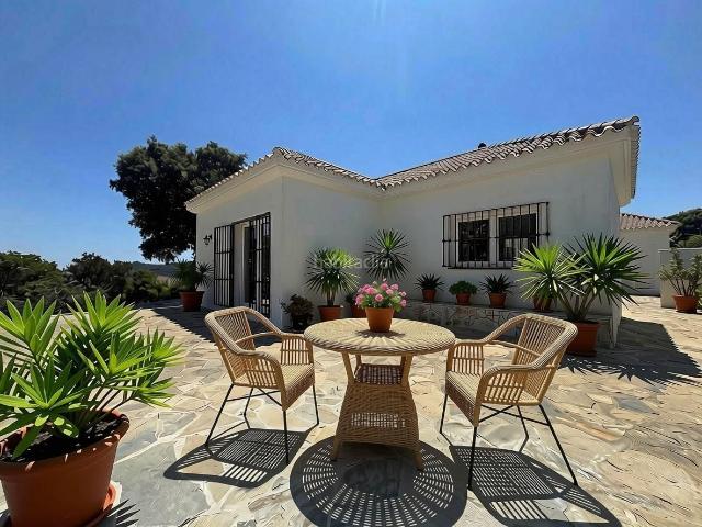 Chalet en venta en Tarifa, El Cuartón El Bujeo. Más de 2.300 m2 de parcela para disfrutar del auténtico estilo de vida de Tarifa. Chalets.
