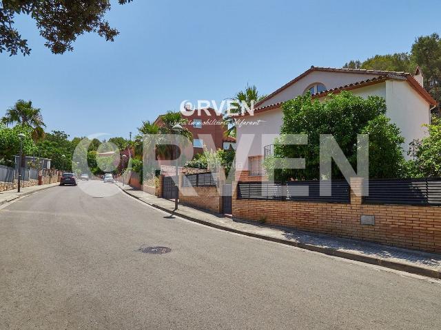 Chalet en venta en Tarragona, La Mora Costa Dorada. Magnífica vivienda unifamiliar en La Mora, Tarragona, a pocos minutos de la playa. Chalets.