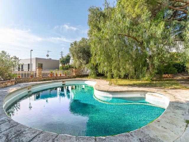 Chalet en venta en Tarragona, Urbanitzacions de Llevant Costa Dorada. chalet amplio con estupendas vistas al mar en Ca La Romana, Tarragona. Chalets.
