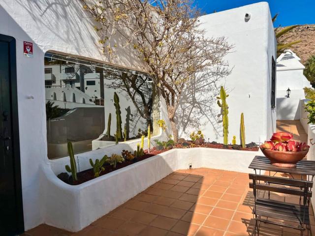 Chalet en venta en Teguise, Nazaret. Una joya arquitectónica en el corazón de Lanzarote. Chalets.