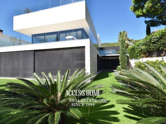 Chalet en venta en Teià. Casa de diseño en venta en urbanización Sant Berger Teià. Chalets.
