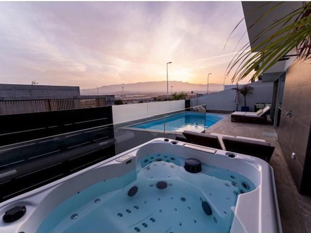Chalet en Venta en Telde, Las Palmas