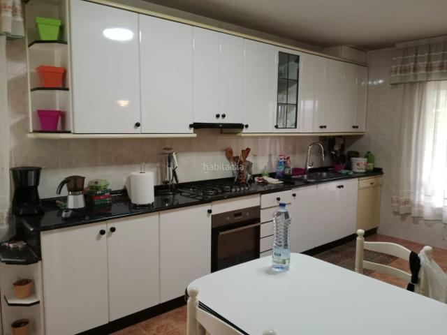 Chalet en venta en Teo. Chalet perfecto para entrar a vivir. Chalets.